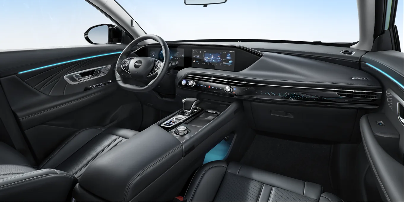 Dongfeng Huge Frontkonsole mit HD-Bildschirmen