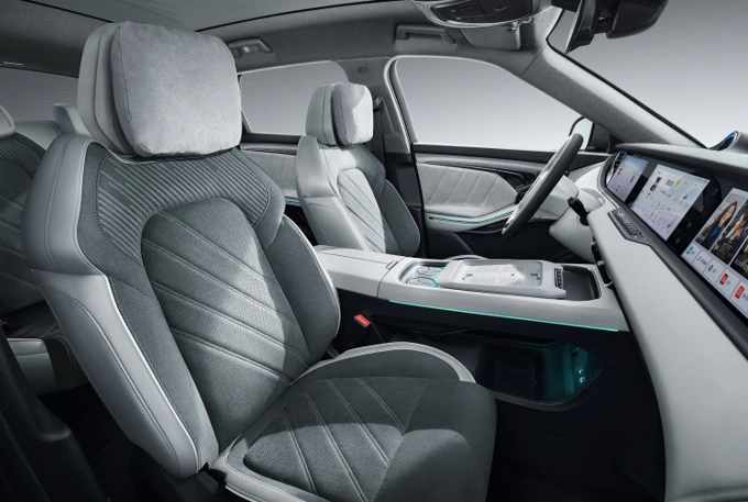 Urban Grey Interior + Cloud Grey